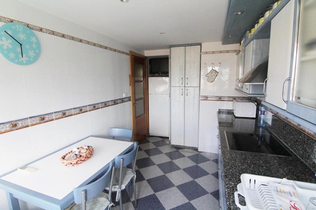 Apartamento Torre Yago, primera línea de playa para 6 personas Benidorm Exterior foto